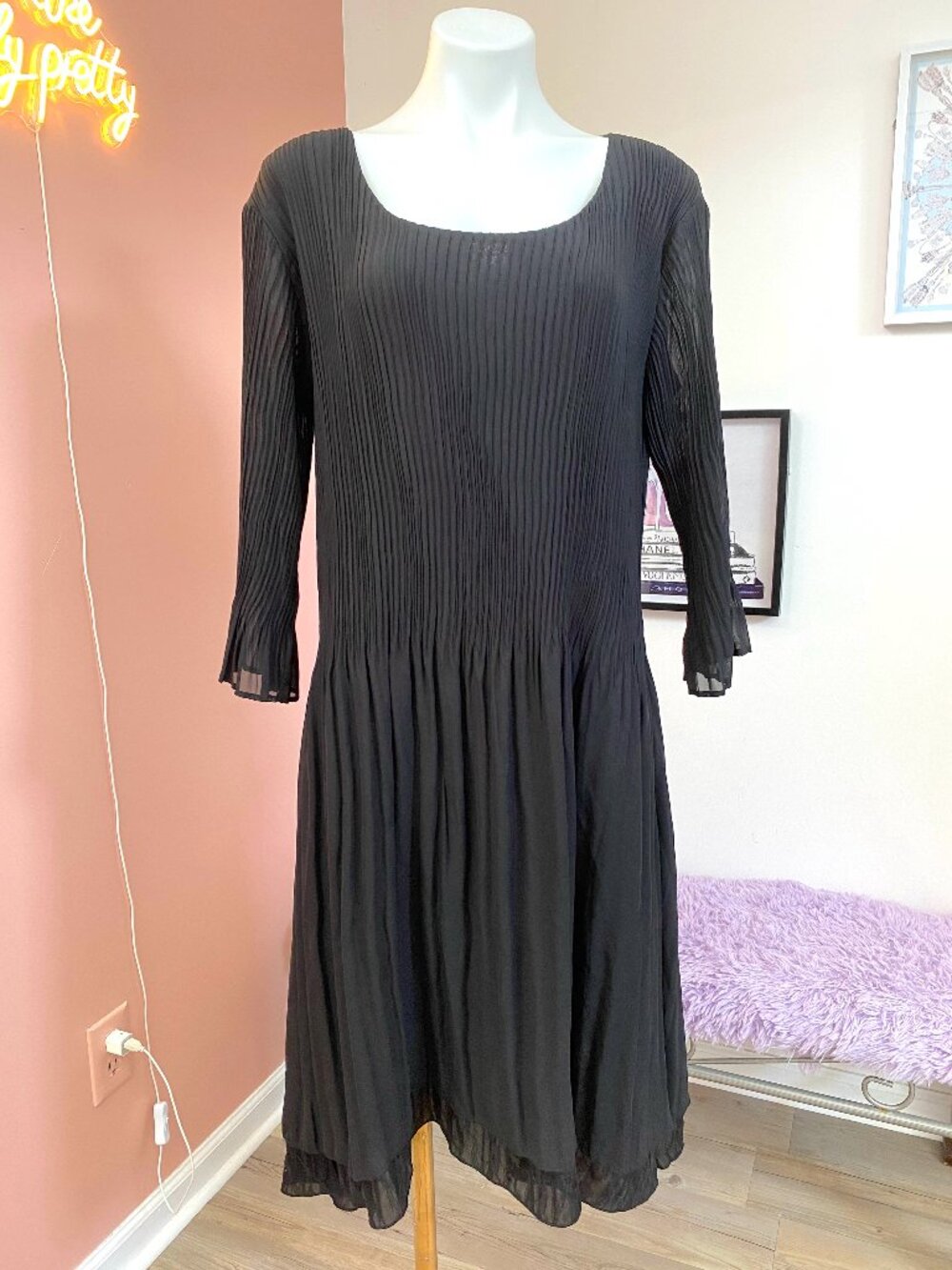 Veeca Black Pleated Long Sleeve Dress - Size XLarge